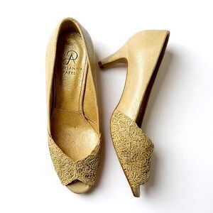 Adrianna Papell Peep Toe Lace Pumps Party Shoes Kitten Heel Metallic Gold 8M